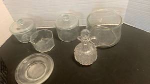 lot 1134 image: Assorted glass