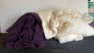 lot 1218 image: Fleece and Battng