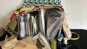 lot 1222 image: Quilted Table toppers, patterns and more