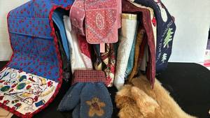 lot 1223 image: Craft projects and material