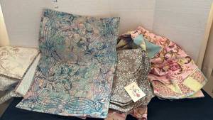 lot 1303 image: Handmade quilt 40 x 54, table runner and partially finished 79 x 79 quilt