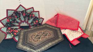lot 1310 image: Handmade quilted pieces - one is a casserole holder