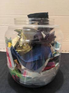 lot 1410 image: Tub of cotton scraps