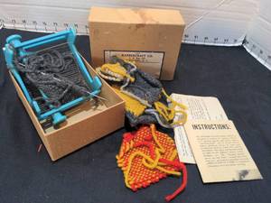 lot 1415 image: Vintage Wonder Weave hand loom
