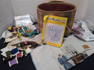 lot 1426 image: Embroidery assortment and Transfer Pattern