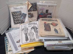 lot 1442 image: Large lot of patterns XXL or craft