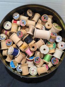 lot 1466 image: Thread on old spools