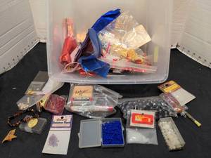 lot 1475 image: Assorted beads, trim, sequins and more