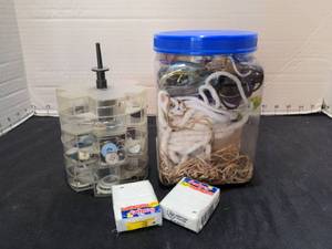 lot 1480 image: Assorted craft supplies