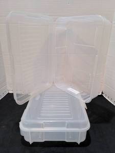 lot 1481 image: Hinged Rubbermaid containers