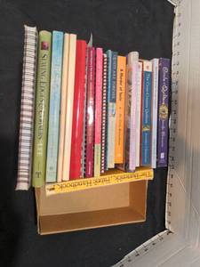 lot 1496 image: Quilting, sewing and crafting books
