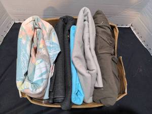 lot 1505 image: Cloth remnants lot 19