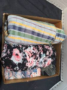lot 1508 image: Cloth remnants lot 22