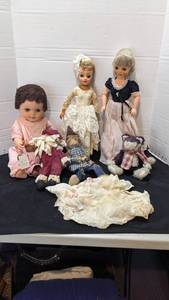 lot 1519 image: Vintage Horsman Cindy fashion doll, Ideal dolls and plush