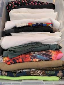 lot 1532 image: Cloth remnants lot 33