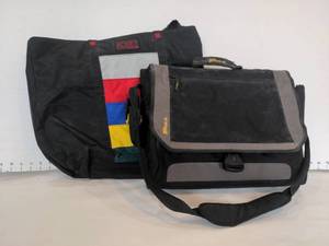 lot 1542 image: Beach bag and laptop bag