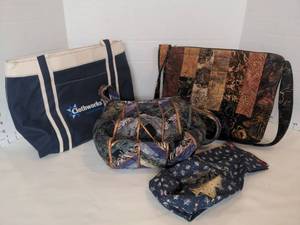 lot 1546 image: Quilted handbags and reusable tote