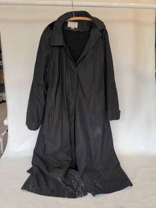 lot 1567 image: Black CBO 30w Trench coat