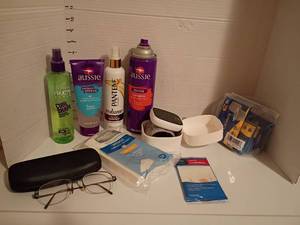 lot 1604 image: Gel, Hairspray, Toilet Seat Covers and More