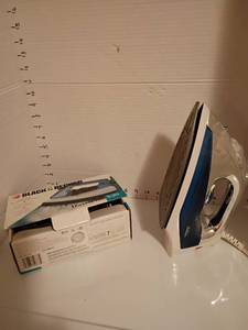 lot 1607 image: Sunbeam Iron and Black and Decker Travel Iron