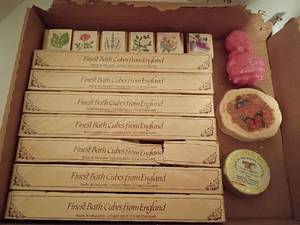 lot 1614 image: Bath Soaps.  Bath Cubes from England