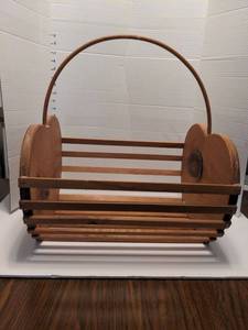 lot 1702 image: Large wooden heart basket