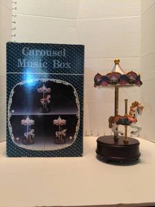 lot 1713 image: Lefton carousel music box