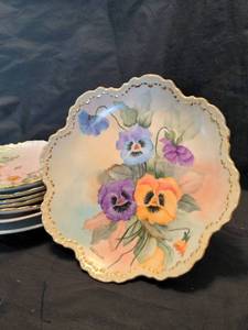 lot 1719 image: 8 hand painted decorative plates