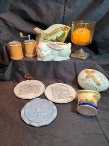 lot 1744 image: Vintage Holiday and MCM assortment
