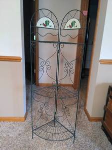 lot 1748 image: Wire rack with watermelons