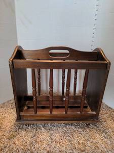 lot 1749 image: Wooden magazine organizer
