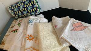 lot 1827 image: Tablecloths