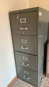lot 1835 image: 4-Drawer Metal Filing Cabinet 52x18x26