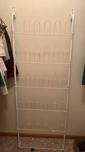 lot 1909 image: Metal shoe rack