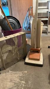 lot 2009 image: Box fan and Singer upright vacuum