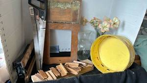 lot 2011 image: Miscellaneous garage items
