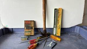 lot 2104 image: Hand tools, including a hammer and screwdrivers