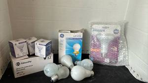 lot 2115 image: Lightbulbs