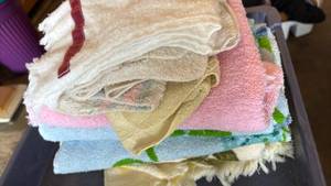 lot 2314 image: Small Bath Towels