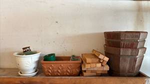 lot 2409 image: Wooden Stackable Nesting Bowls, Pot and Planter
