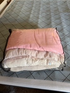 lot 1824 image: Throw blankets