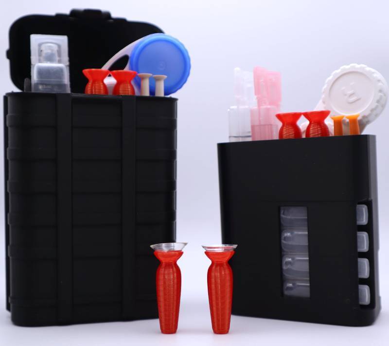 lot 48950 image: FOCAL POINT PRINTS ScleraMate Scleral Contact Lens Storage Case Travel Kit. Scleral Lens Kit Organizer. Store Saline solution, Contact lens case, Scleral lens inserter and Scleral Lens remover - Retail $43