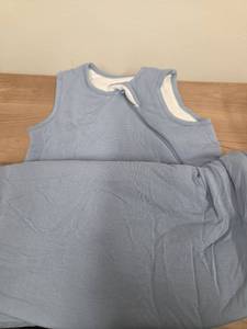 lot 16190 image: Large Infant Sleep Sack, Zip Up Blue  - Retail $0