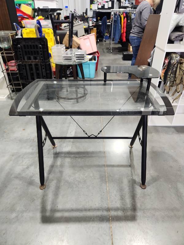 lot 3272 image: Modern Glass Computer Desk with Monitor Stand