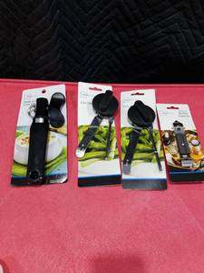 lot 4064 image: Mainstays Kitchen Opener Set - Can, Bottle & Safe Cut Openers