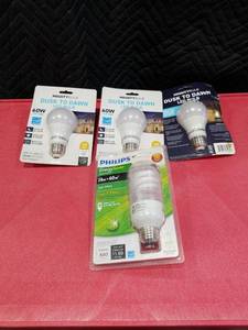 lot 4065 image: Energy Efficient LED and CFL Light Bulb Set