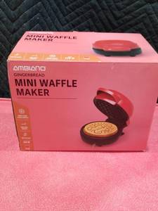 lot 4066 image: Ambiano Holiday Mini Waffle Maker with Gingerbread Design