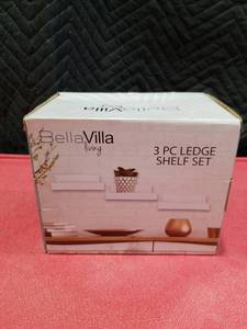 lot 4068 image: Bella Villa 3-Piece White Floating Wall Shelf Set