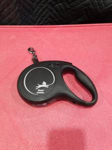 lot 4073 image: FLEXI Classic Cord Retractable Dog Leash for Medium Dogs up to 55 Lbs.