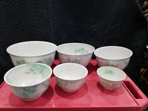 lot 4088 image: The Pioneer Woman Agatha 6-Piece  Nesting Mixing Bowl Set, Green